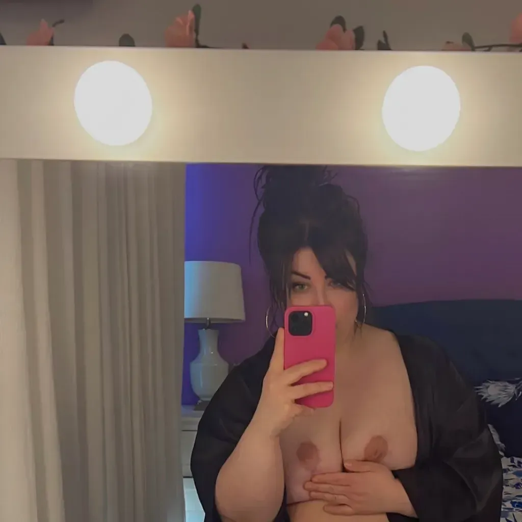 
                        Valentina
                     is Female Escorts. | Quebec City | Quebec | Canada | canadatopescorts.com 