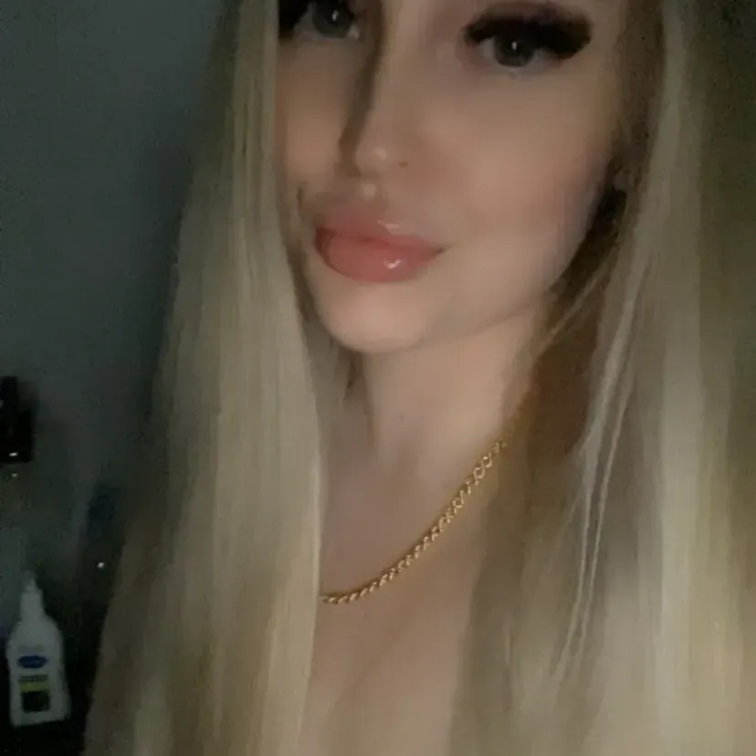 
                        Bella
                     is Female Escorts. | Yukon | Yukon | Canada | canadatopescorts.com 