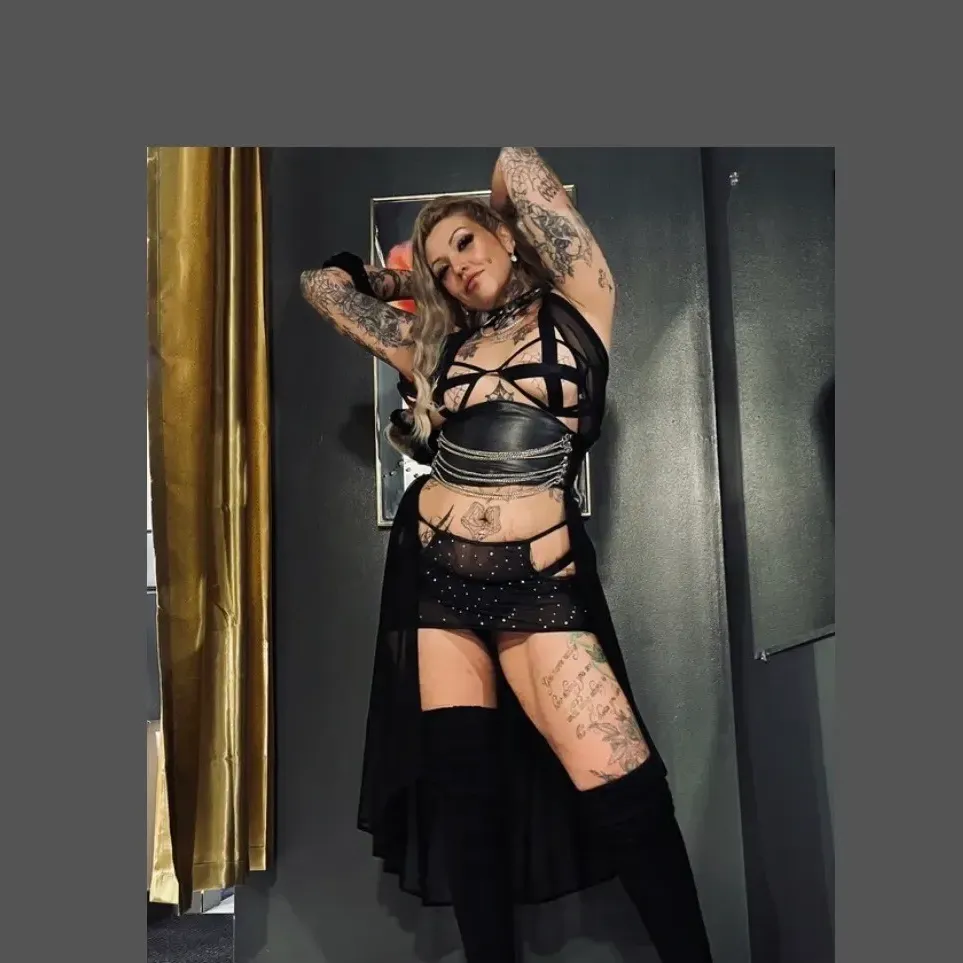 
                        Shadow CASH-DEBIT-CREDIT
                     is Female Escorts. | Lethbridge | Alberta | Canada | canadatopescorts.com 
