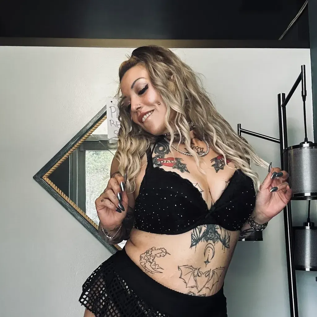 
                        Shadow CASH-DEBIT-CREDIT
                     is Female Escorts. | Lethbridge | Alberta | Canada | canadatopescorts.com 