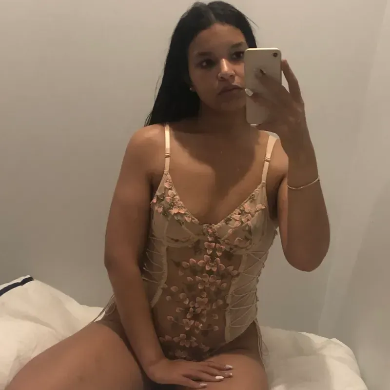 
                        Elle
                     is Female Escorts. | St. John | New Brunswick | Canada | canadatopescorts.com 