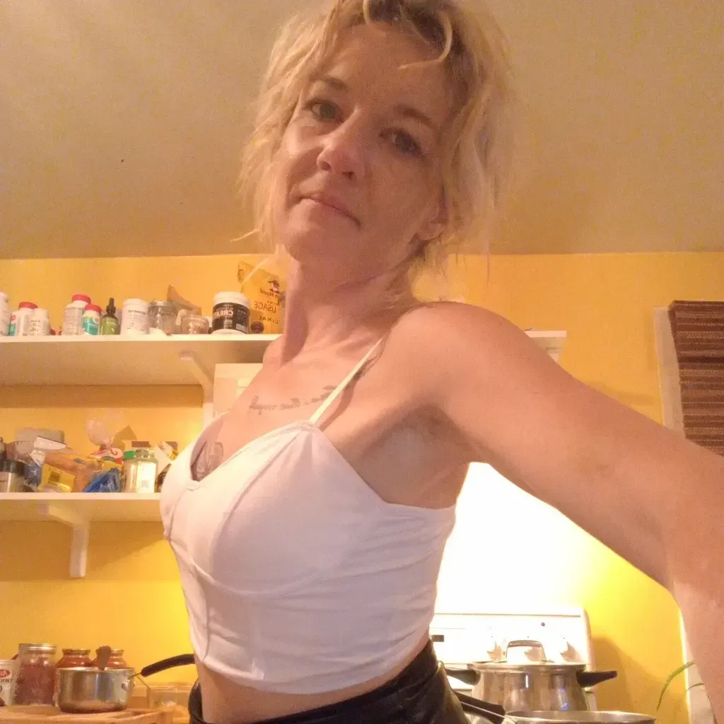 
                        SCARLETT
                     is Female Escorts. | Hamilton | Ontario | Canada | canadatopescorts.com 