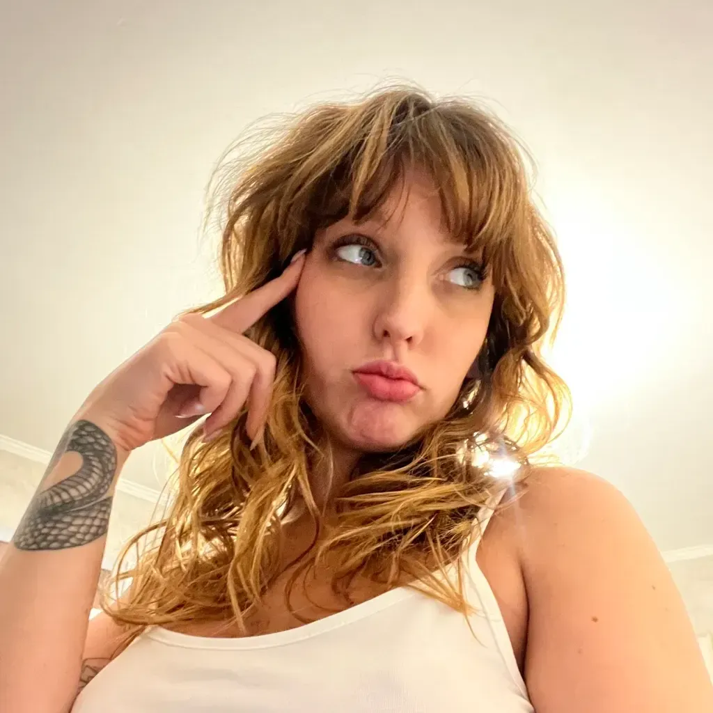 
                        Summer
                     is Female Escorts. | Saguenay | Quebec | Canada | canadatopescorts.com 