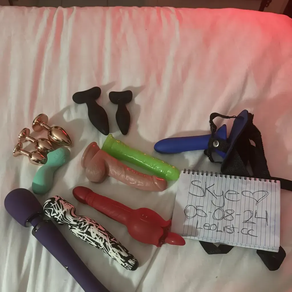
                        Skye :)
                     is Female Escorts. | Saskatoon | Saskatchewan | Canada | canadatopescorts.com 