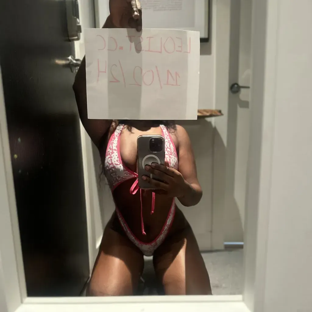 
                        Roxy
                     is Female Escorts. | Calgary | Alberta | Canada | canadatopescorts.com 