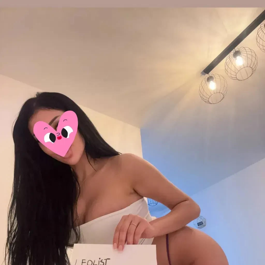 
                        Nikki
                     is Female Escorts. | Quebec City | Quebec | Canada | canadatopescorts.com 