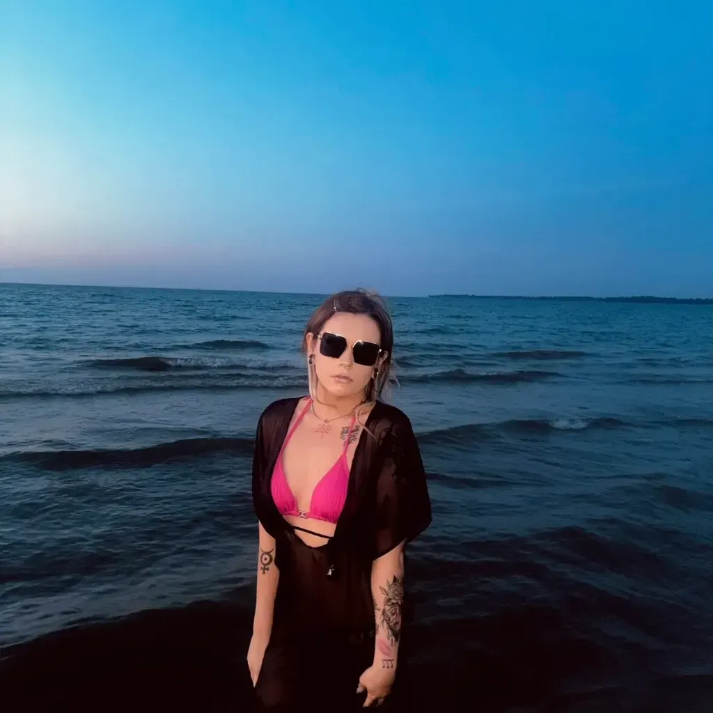 
                        Jade
                     is Female Escorts. | Kingston | Ontario | Canada | canadatopescorts.com 