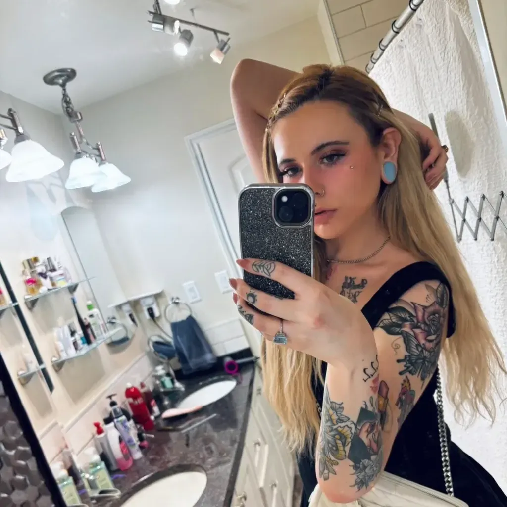 
                        Jade
                     is Female Escorts. | Kingston | Ontario | Canada | canadatopescorts.com 