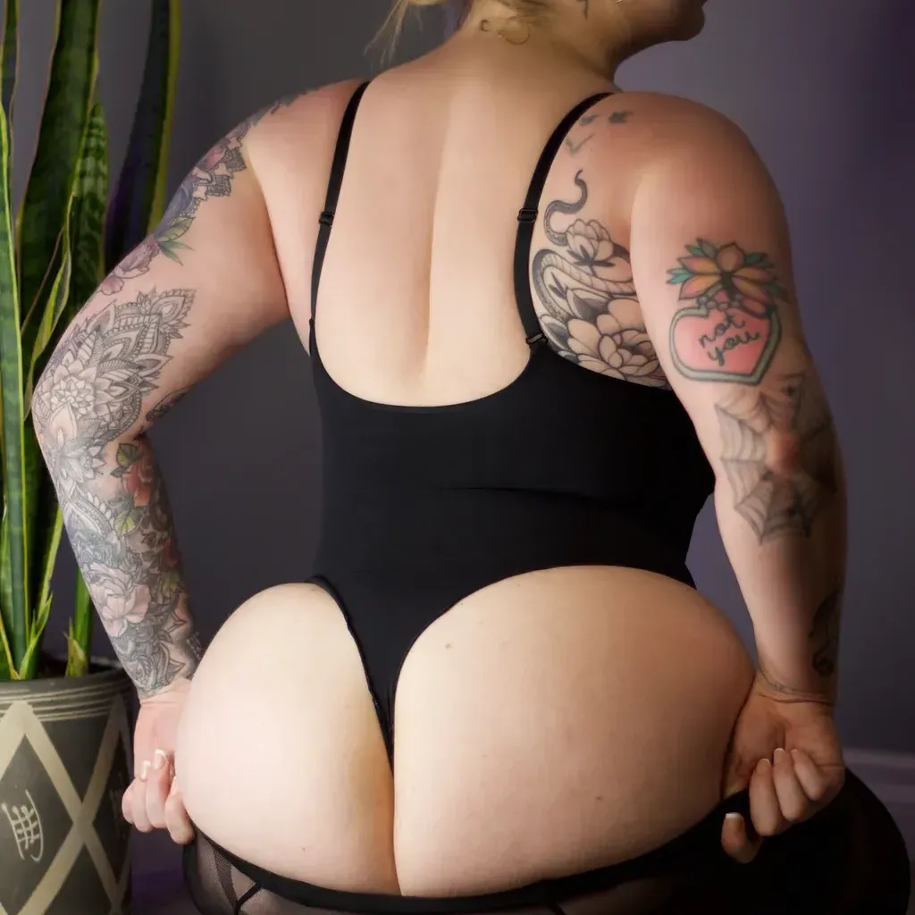
                        Adore Ashlynn
                     is Female Escorts. | Prince Albert | Saskatchewan | Canada | canadatopescorts.com 