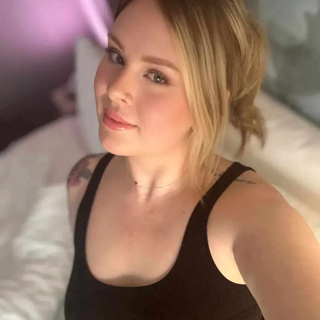 
                        Adore Ashlynn
                     is Female Escorts. | Prince Albert | Saskatchewan | Canada | canadatopescorts.com 