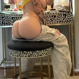 
                        Olivia
                     is Female Escorts. | Peace River Country | British Columbia | Canada | canadatopescorts.com 