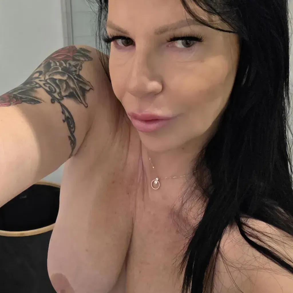 
                        Lolliqueen69
                     is Female Escorts. | Saguenay | Quebec | Canada | canadatopescorts.com 