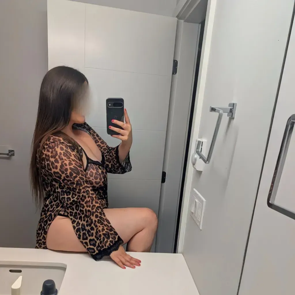
                        Roxy (PDC)
                     is Female Escorts. | Vancouver | British Columbia | Canada | canadatopescorts.com 