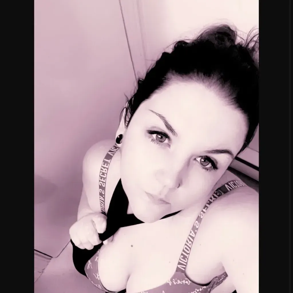 
                        Sav
                     is Female Escorts. | Ottawa | Ontario | Canada | canadatopescorts.com 