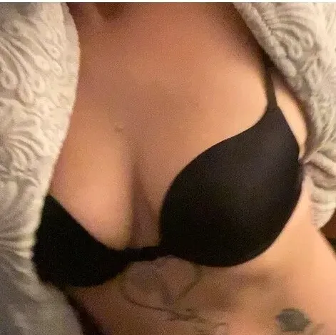 
                        Molly
                     is Female Escorts. | Moncton | New Brunswick | Canada | canadatopescorts.com 