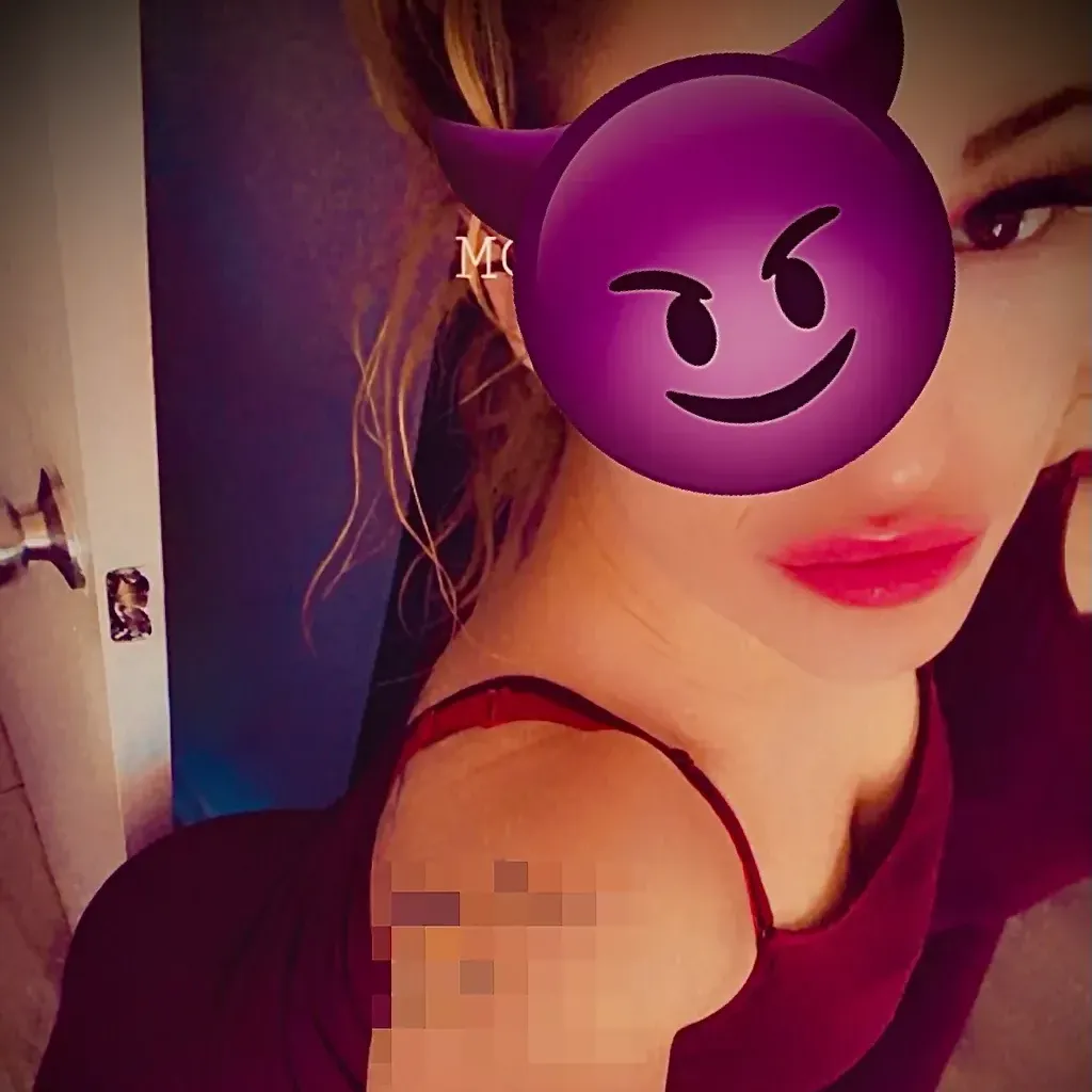 
                        Alyss
                     is Female Escorts. | Barrie | Ontario | Canada | canadatopescorts.com 