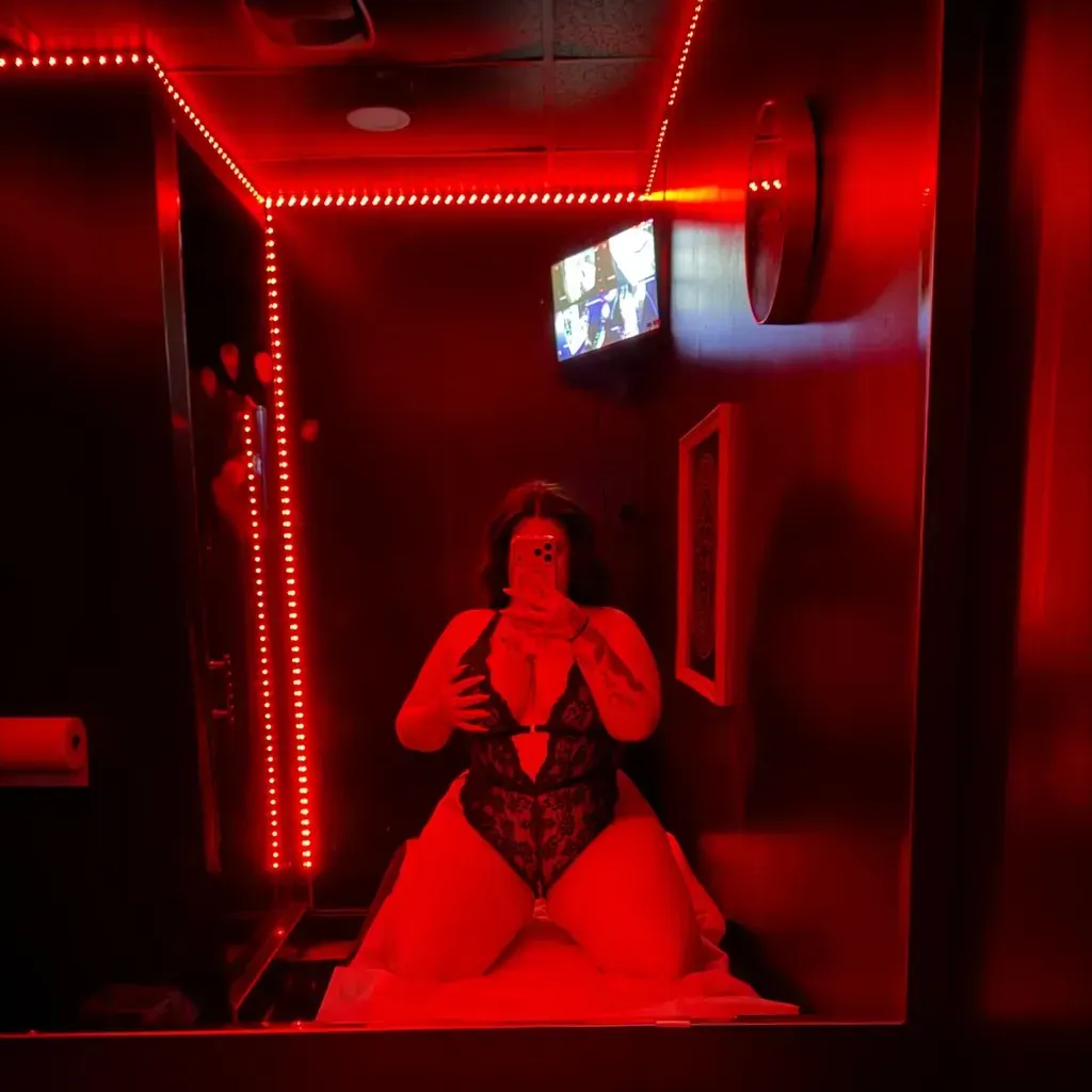 
                        Savannah
                     is Female Escorts. | Barrie | Ontario | Canada | canadatopescorts.com 