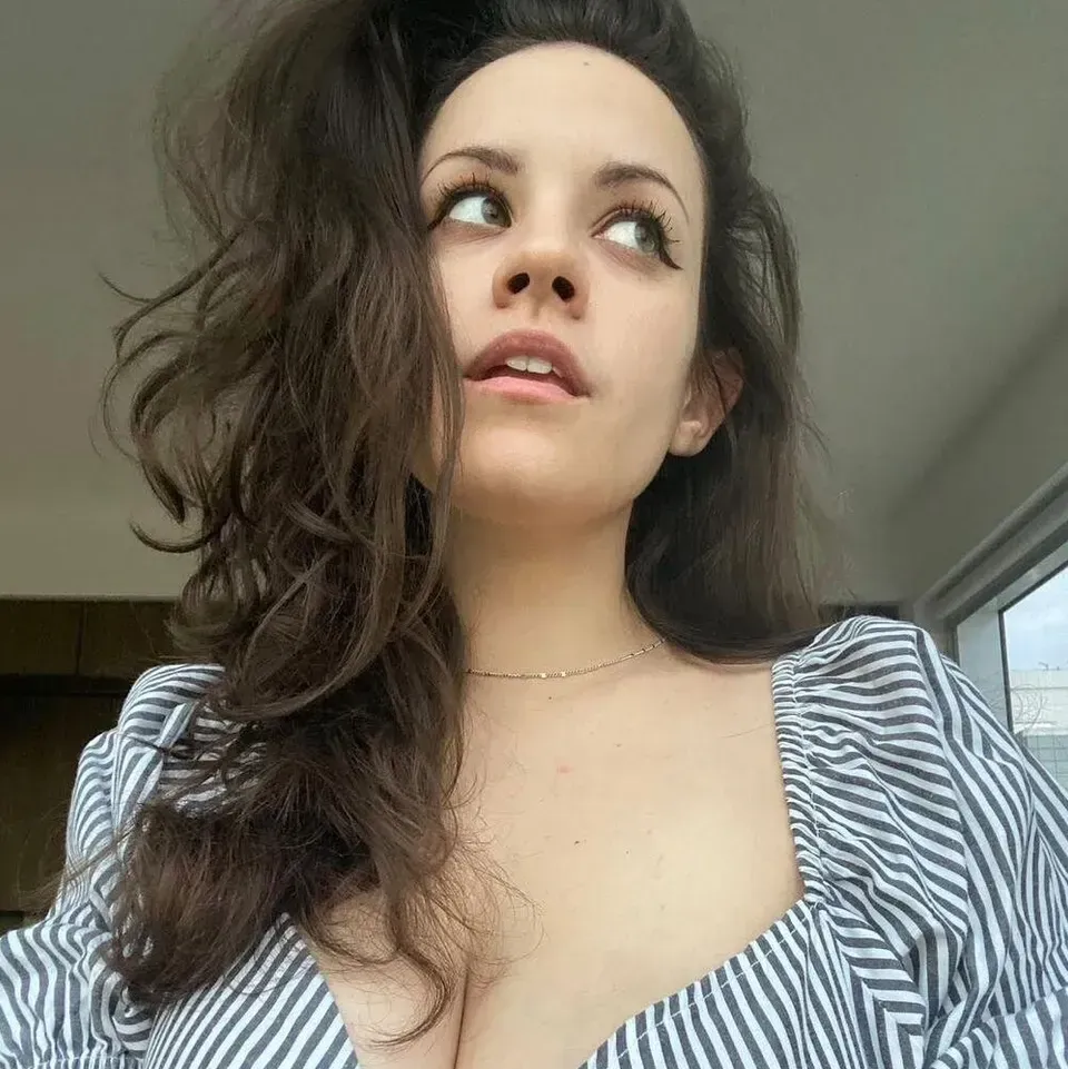 
                        Molly
                     is Female Escorts. | Yukon | Yukon | Canada | canadatopescorts.com 