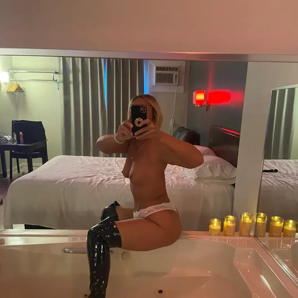 
                        Clodine
                     is Female Escorts. | Quebec City | Quebec | Canada | canadatopescorts.com 