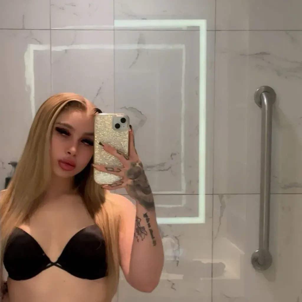 
                        Miss Marlee
                     is Female Escorts. | Hamilton | Ontario | Canada | canadatopescorts.com 