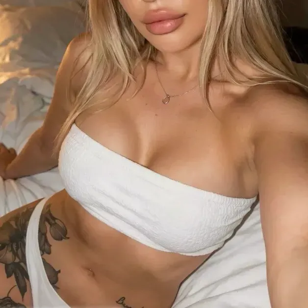 
                        Sienna Lux
                     is Female Escorts. | Regina | Saskatchewan | Canada | canadatopescorts.com 