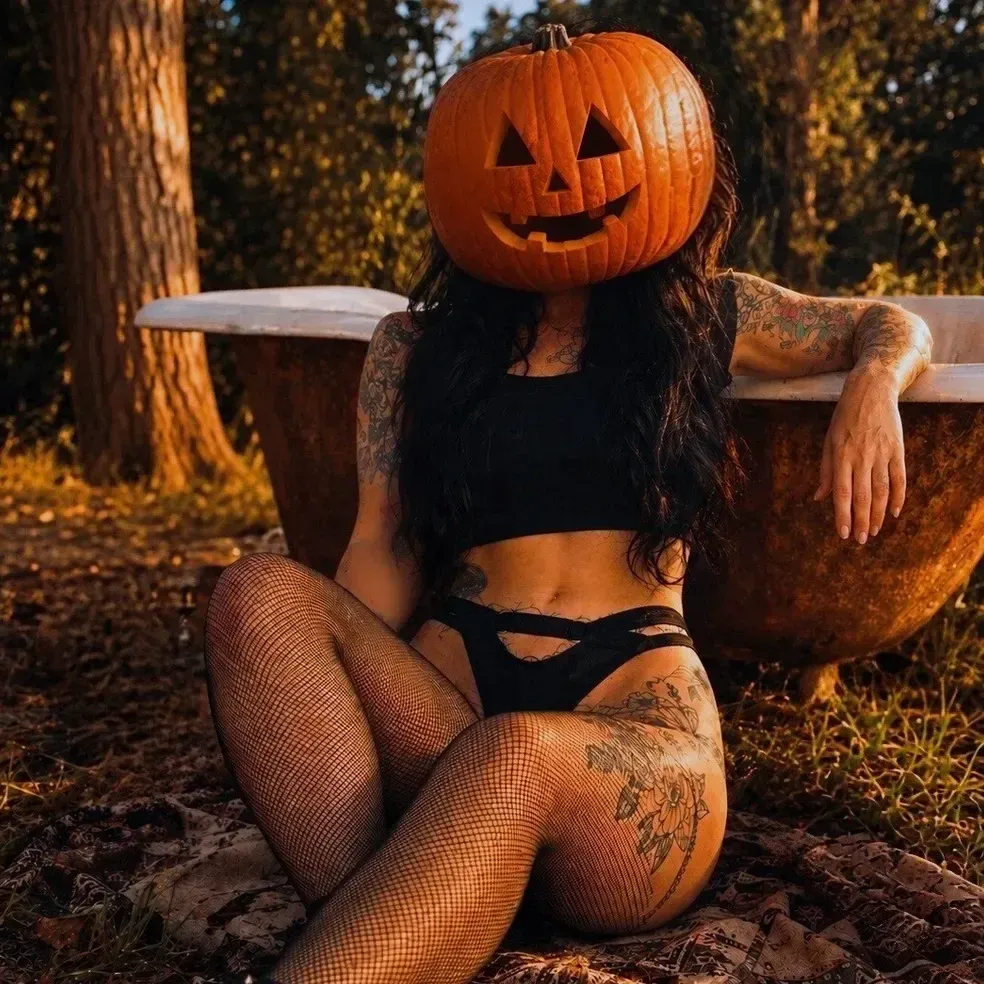 
                        Naughty Knickers
                     is Female Escorts. | Nanaimo | British Columbia | Canada | canadatopescorts.com 