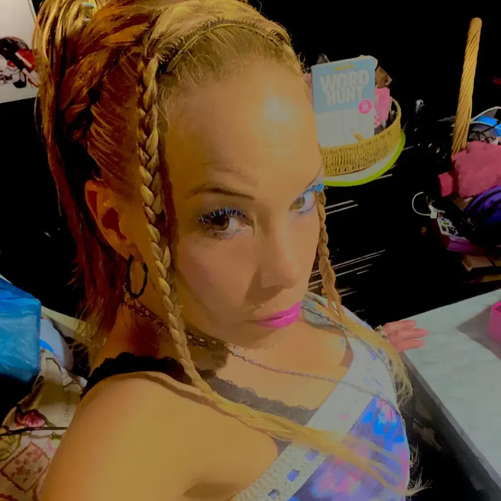 
                        Megan
                     is Female Escorts. | Kingston | Ontario | Canada | canadatopescorts.com 