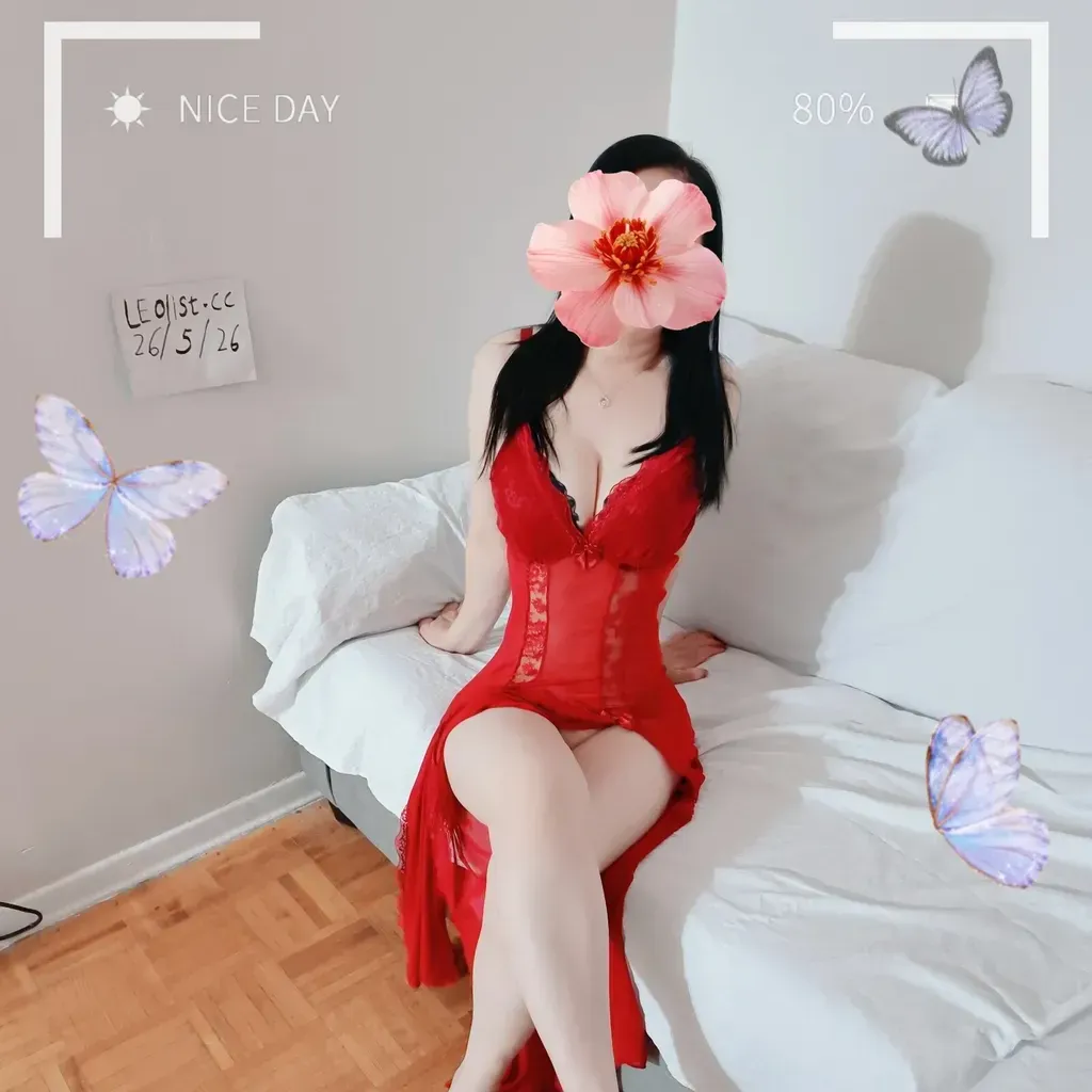 
                        Luna
                     is Female Escorts. | Toronto | Ontario | Canada | canadatopescorts.com 